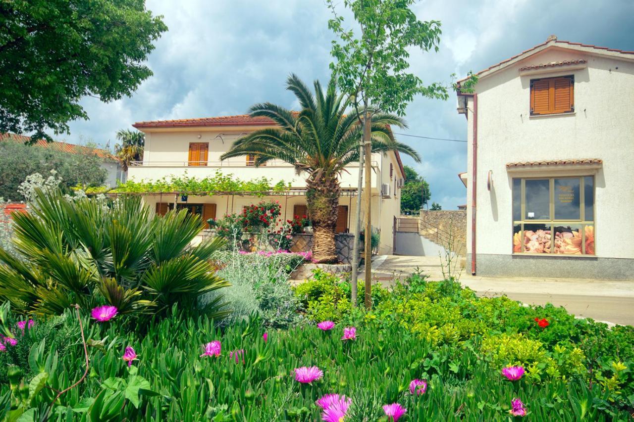 Apartments Katarina Porat Malinska Ngoại thất bức ảnh