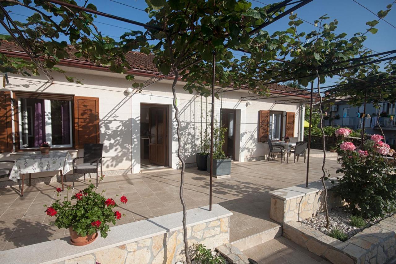 Apartments Katarina Porat Malinska Ngoại thất bức ảnh