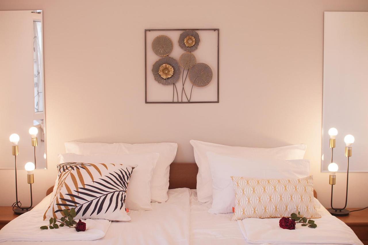 Apartments Katarina Porat Malinska Ngoại thất bức ảnh