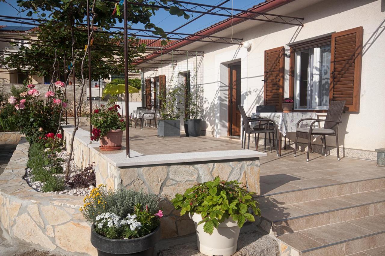 Apartments Katarina Porat Malinska Ngoại thất bức ảnh