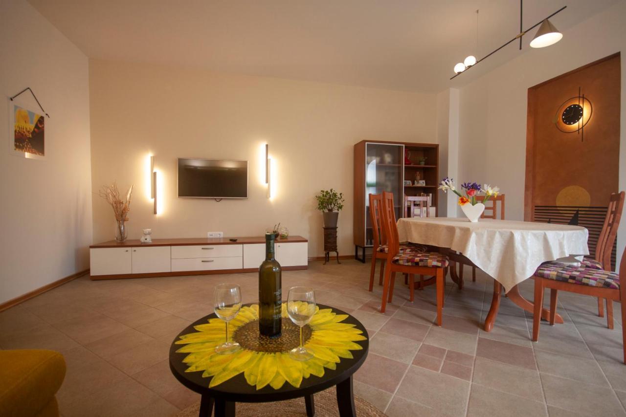 Apartments Katarina Porat Malinska Ngoại thất bức ảnh