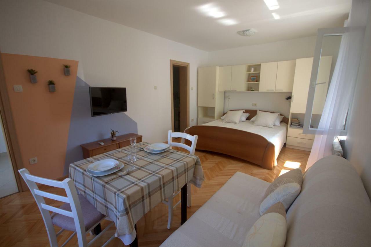 Apartments Katarina Porat Malinska Ngoại thất bức ảnh