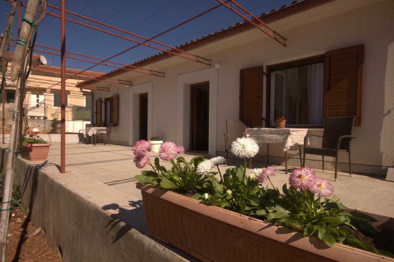 Apartments Katarina Porat Malinska Ngoại thất bức ảnh